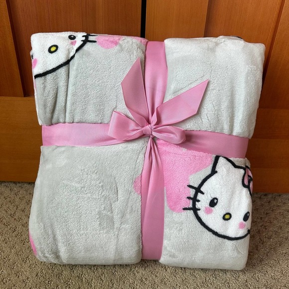 Hello Kitty Other - Hello Kitty Valentines Day Plush Blanket Full/Queen
